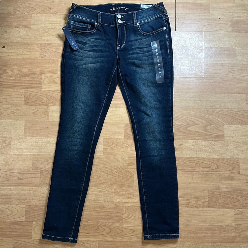 Vanity Ultra ‘Sasha’ Curvy Skinny Dark Wash Jeans size 28 Short NWT